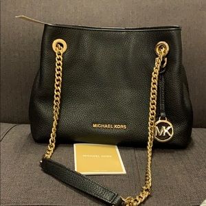 Brand new with tag Michael Kors jet set chain